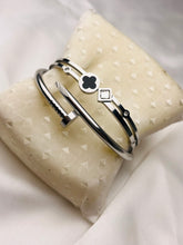 LUXE SILVER CLOVER D-NAIL